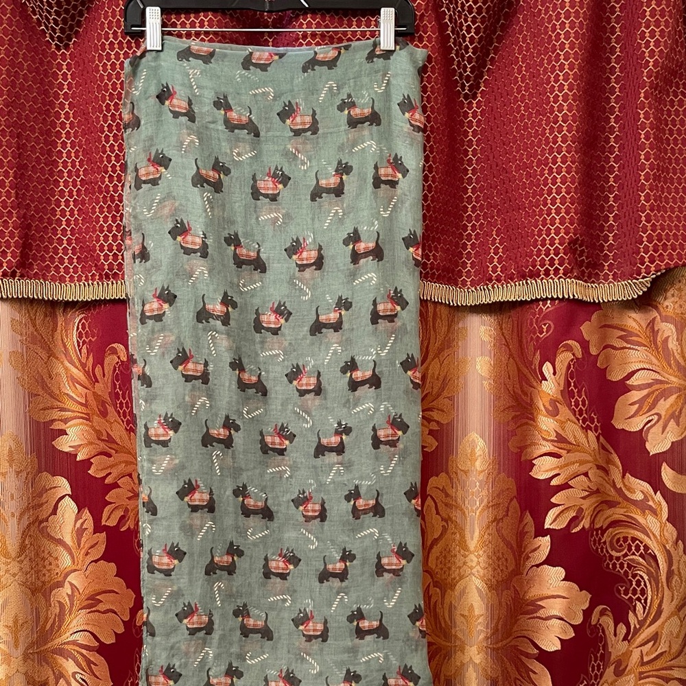 (3) Festive Scarfs- - Picture 2 of 3